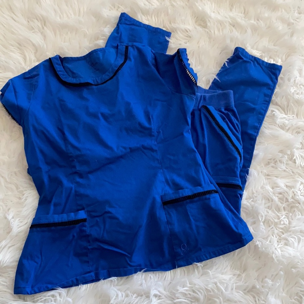 Jaanuu Royal Blue scrubs size medium